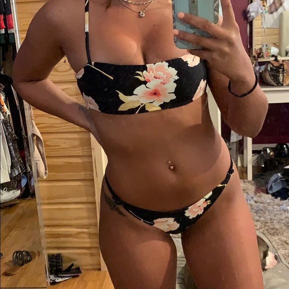 Billabong Other - Billabong Black Flowered Bikini Set